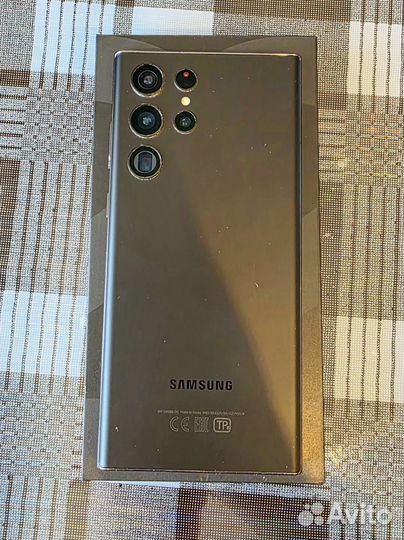Samsung Galaxy S22 Ultra, 12/256 ГБ