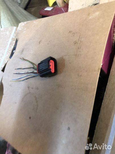 Фишка дроссельной заслонки фокус 1.8