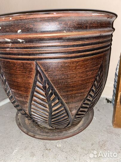 Большой керамический горшок для цветов