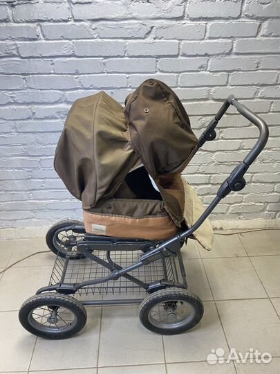 Прогулочная коляска с надувными колесами