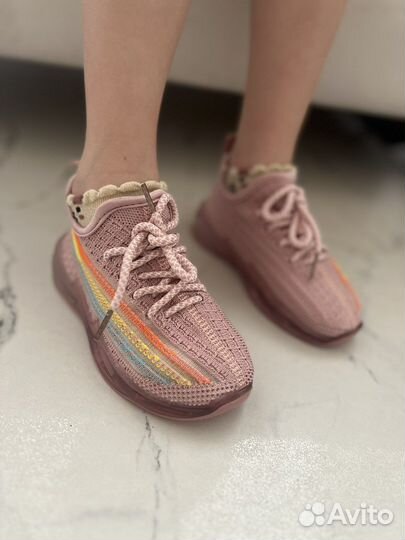 Новые детские сандали и кеды Yeezy (изики )