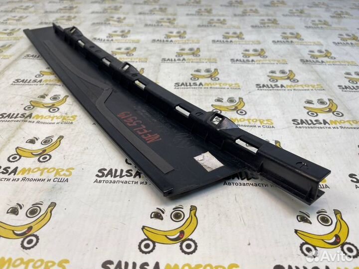 Накладка двери передняя левая Volkswagen Touareg