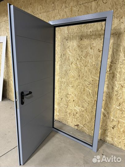 Дверь входная железная новая