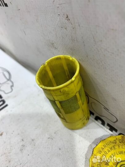 Крышка бачка тормозной жидкости Volkswagen Polo