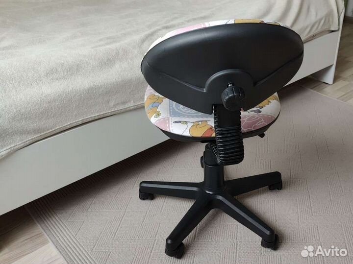 Детский стул на колесиках