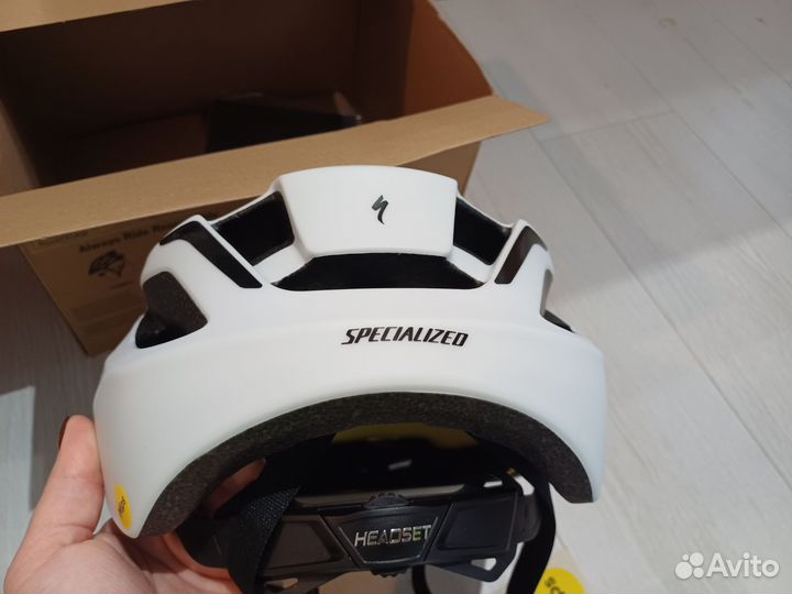 Велошлем specialized L