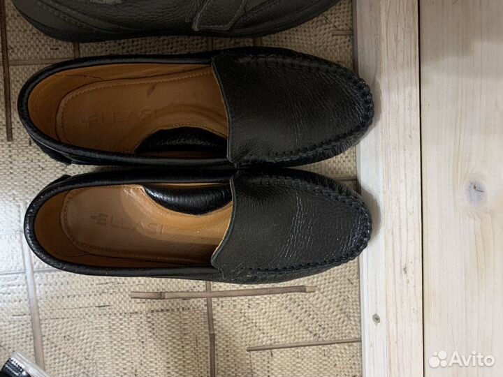 3 пары обуви