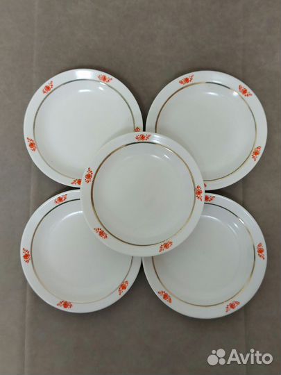 Набор тарелок 