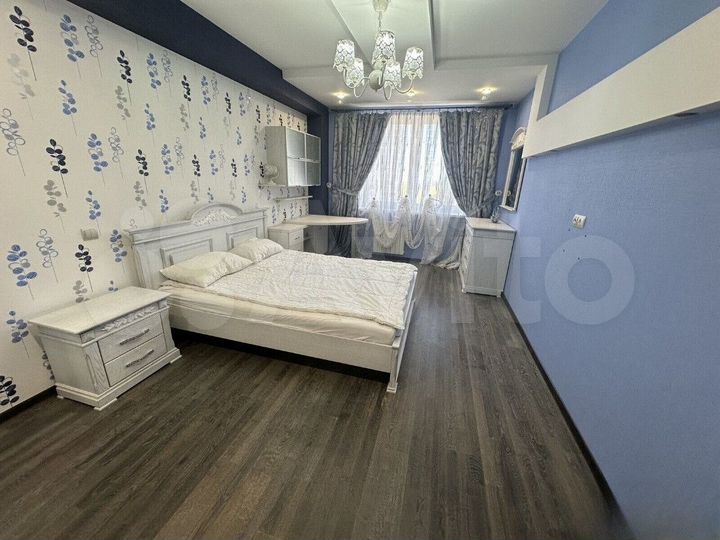 3-к. квартира, 84 м², 1/10 эт.