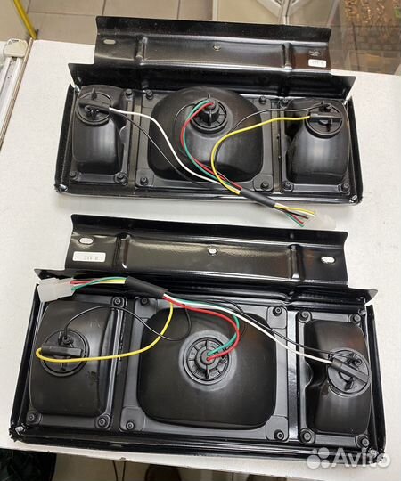 Стоп сигналы isuzu elf 24V цена за пару