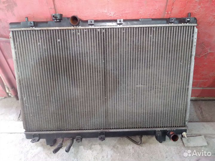 Радиатор охлаждения двигателя тойота ипсум 10куз