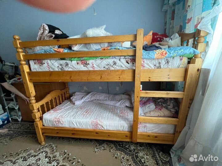 Двухъярусная кровать бу с матрасами