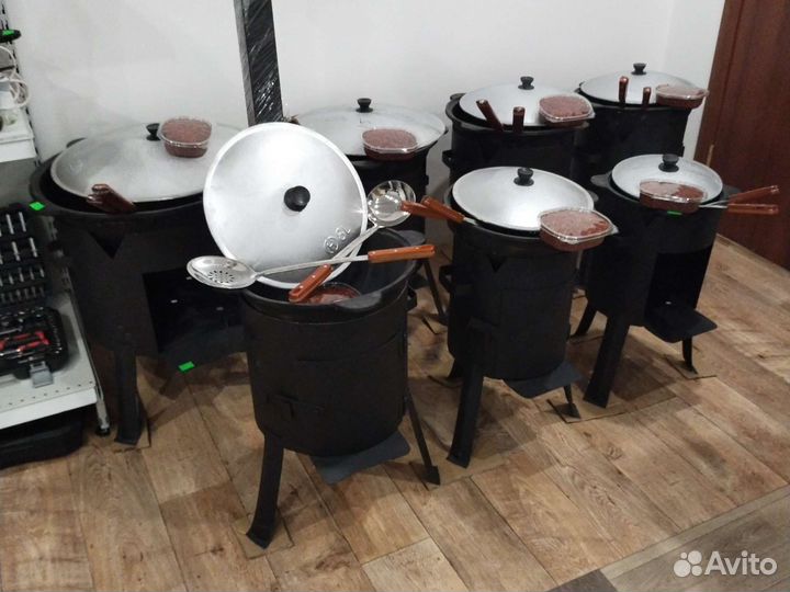 Садж чугунный с подставкой