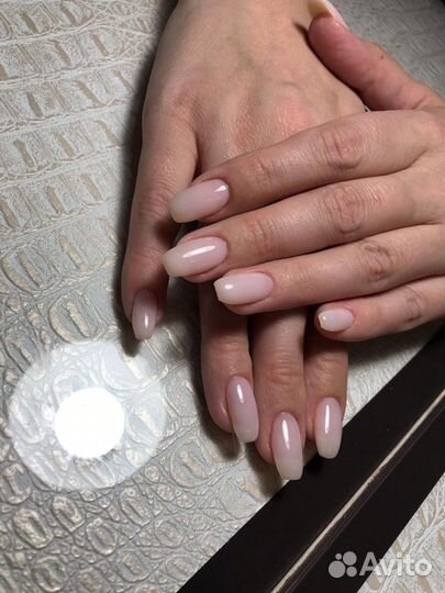 Модель на маникюр