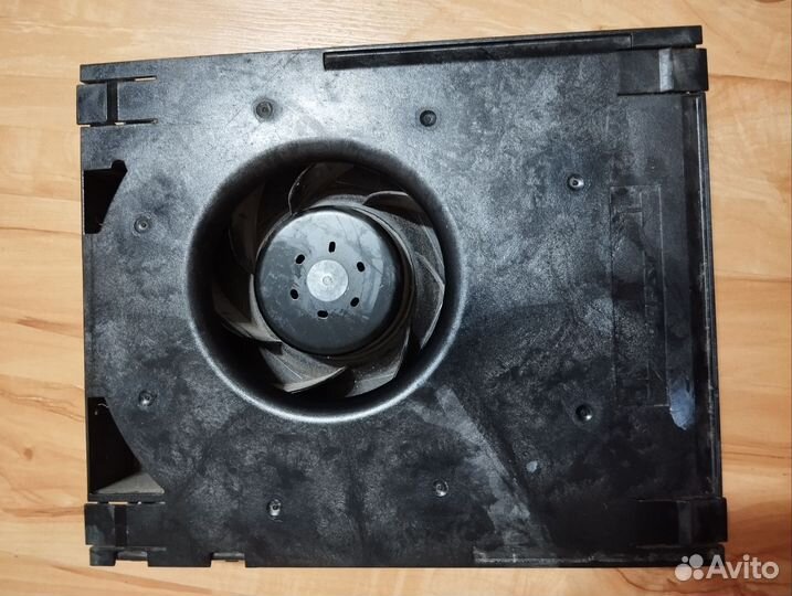 Вентилятор охлаждения для сервера