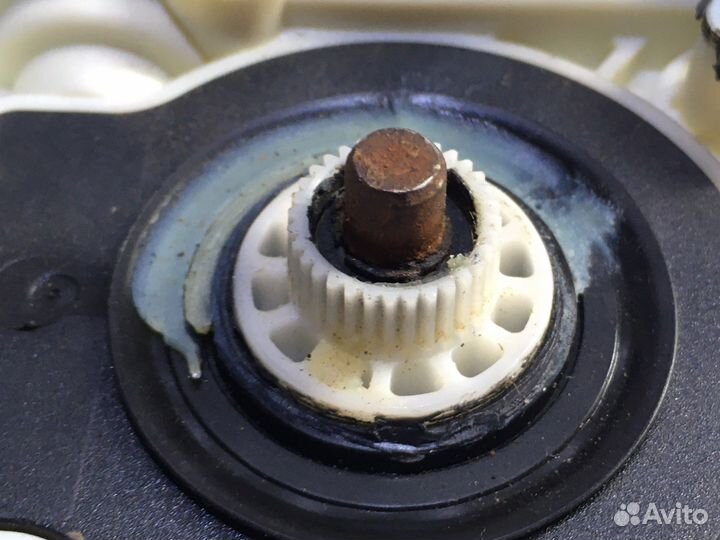 Моторчик стеклоподъемника Volkswagen Bora правый