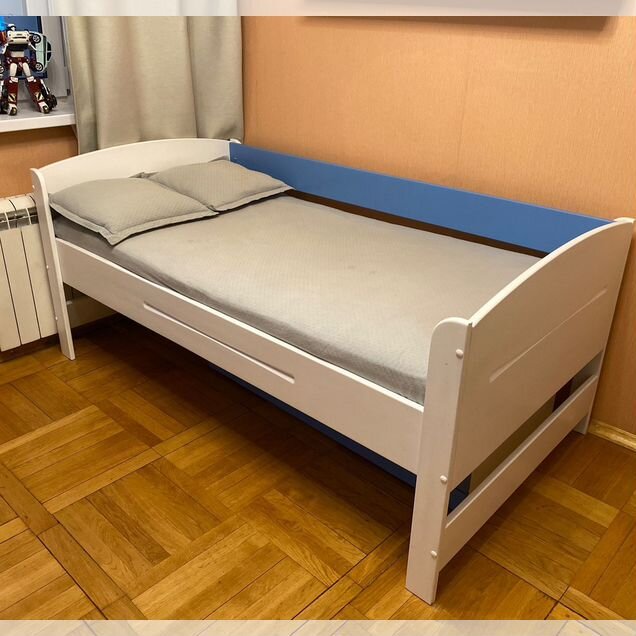 Детская кровать из массива бука 90х180