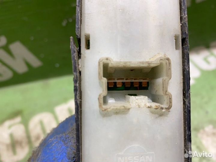 Кнопка стеклоподъемника Infiniti G35 V35 VQ35DE