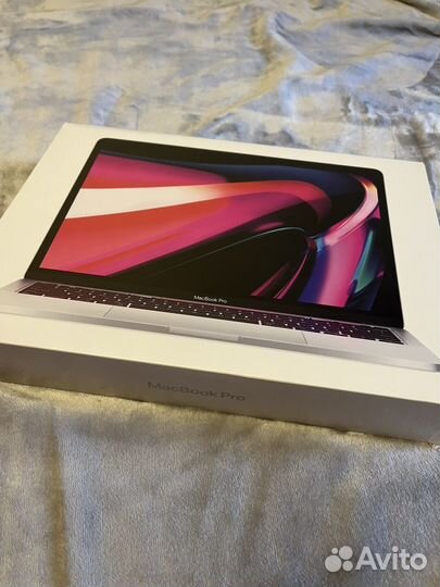 Macbook pro 13 2022 m2 8/256 Silver mnep3