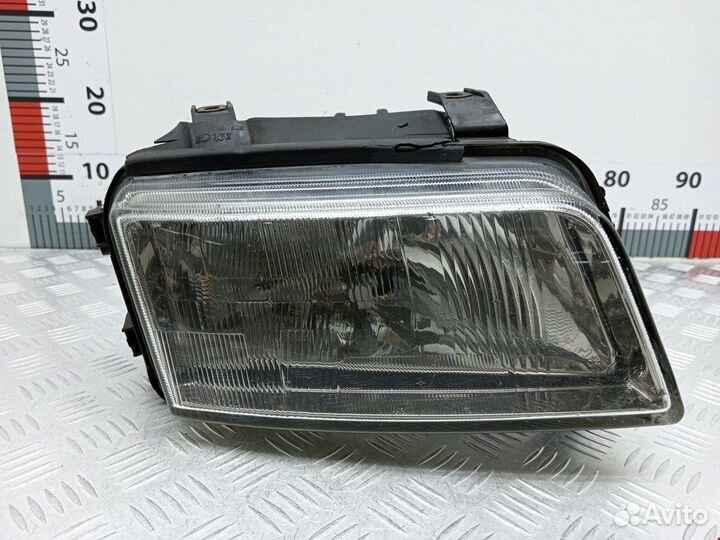 Фара передняя для Audi A4 B5 8D0941004E