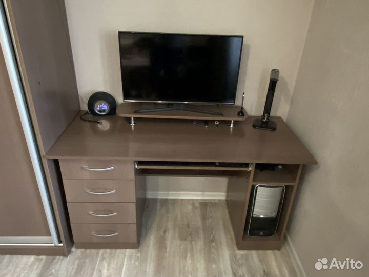 Компьютерный стол