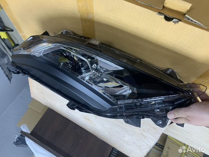 Фары Mitsubishi L200 новые оригинал 18-23