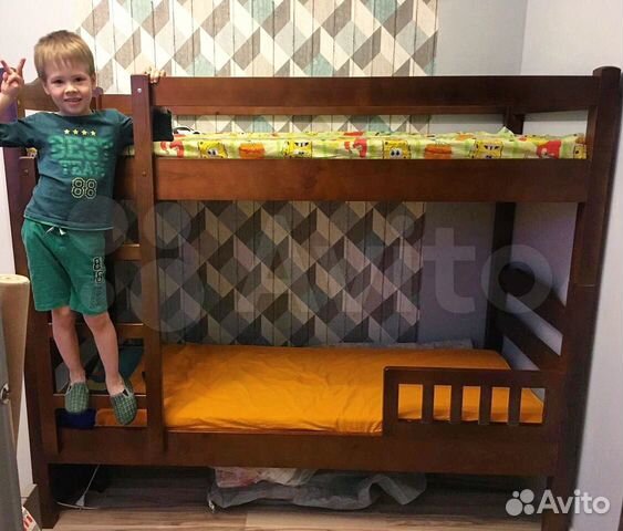 Детская двухъярусная кровать из массива
