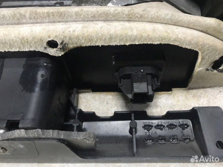 Кнопка стеклоподъемника передняя правая Ford