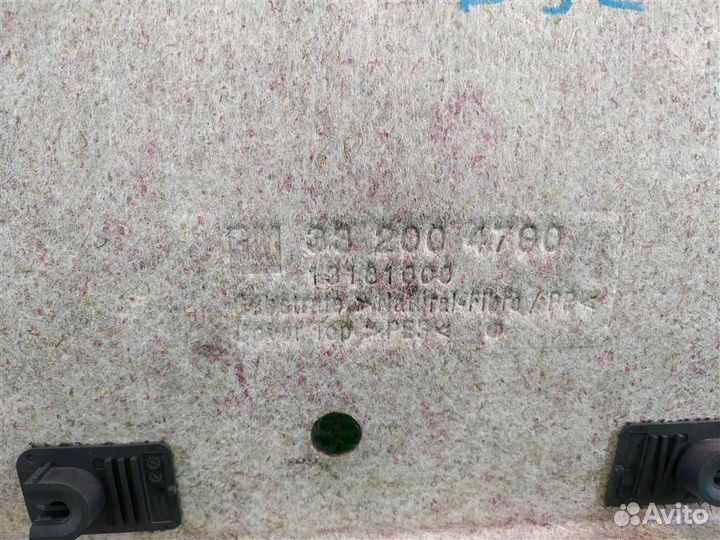 Обшивка крышки багажника Opel astra H 2009