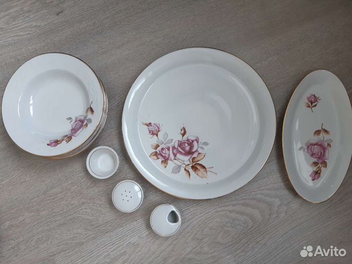 Набор посуды прекрасные розы