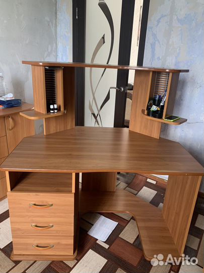 Компьютерный стол