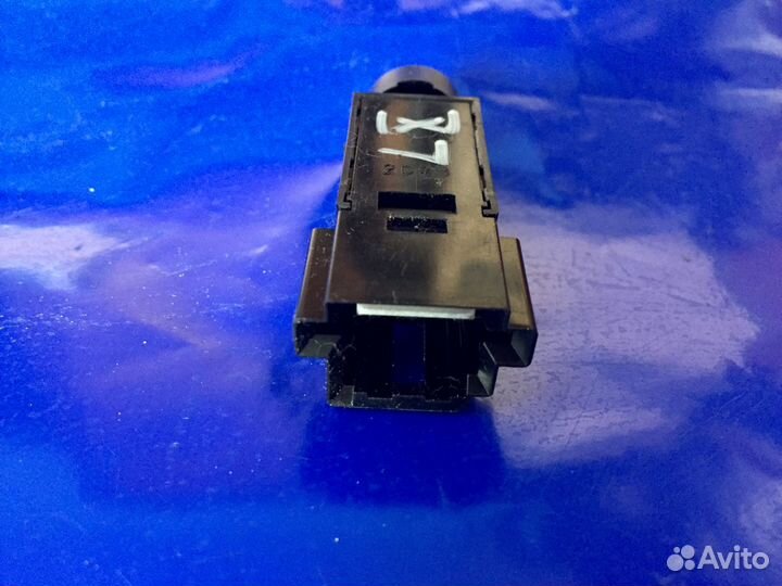 Кнопка многофункциональная Mitsubishi 8610A005