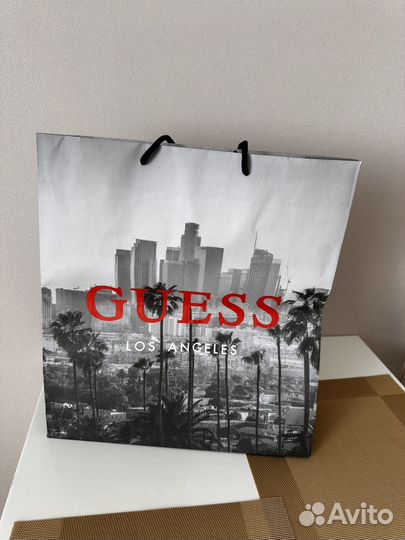 Брендовые пакеты guess