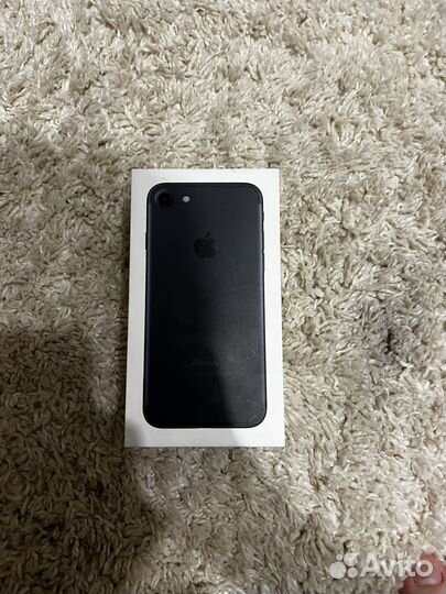 Коробка от iPhone 7