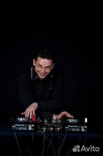 Ведущая (тамада) +dj (диджей)