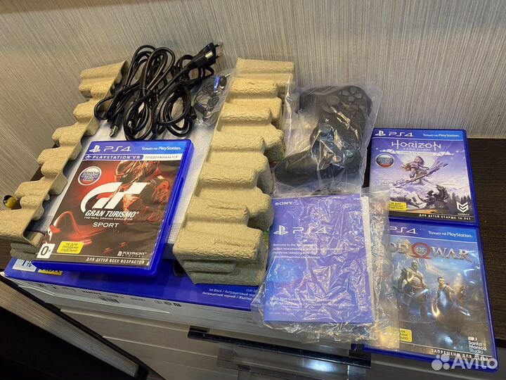 Sony PlayStation 4 Slim 1 Tb +3 Диска