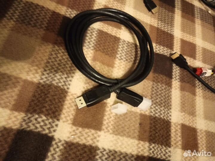 Кабель hdmi 1m / DVI-D 3m / Display Port /sata/VGA