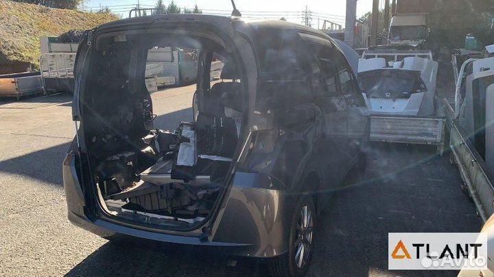 Уголок жабо правое honda freed spike