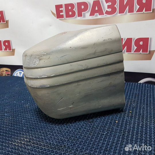 Клык бампера задний правый Mitsubishi Pajero V45W