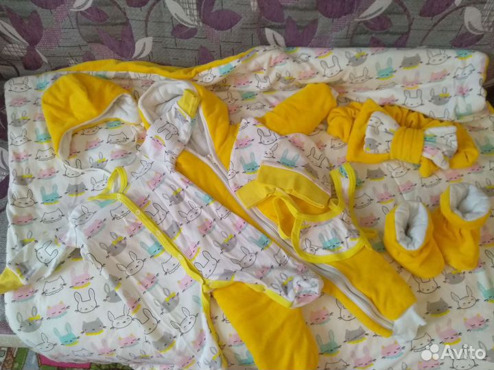 Комплект на выписку для девочки весна, осень