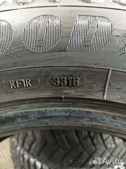 Goodyear UltraGrip Ice 225/65 R17 102T