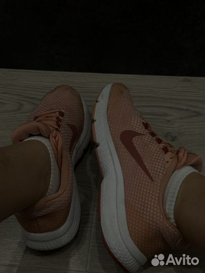 Кроссовки nike женские