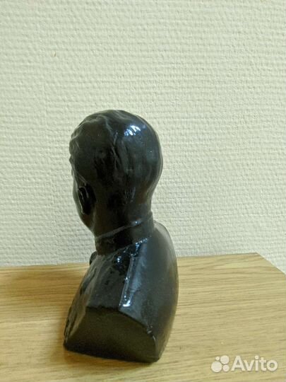 Бюст Сталина