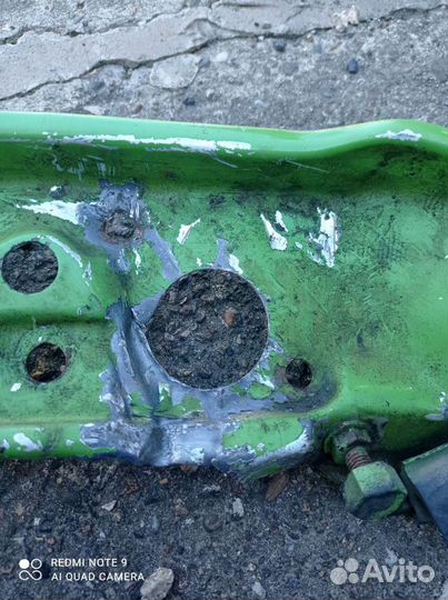 Рамка радиатора Ауди 100с4(телевизор)