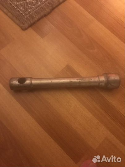 Баллонный ключ