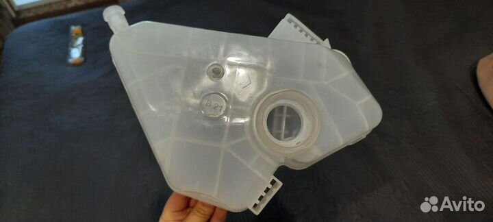 Расширительный бачок Ford Fiesta 2008-2011