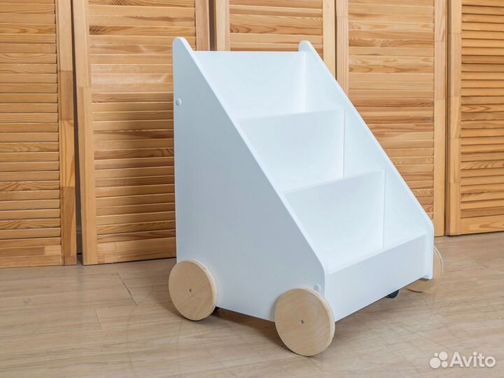 Детская полка Монтессори на колёсах