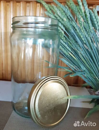 Стеклянная банка 1.5л с винтовой крышкой. Новая