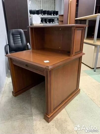Стойка ресепшен