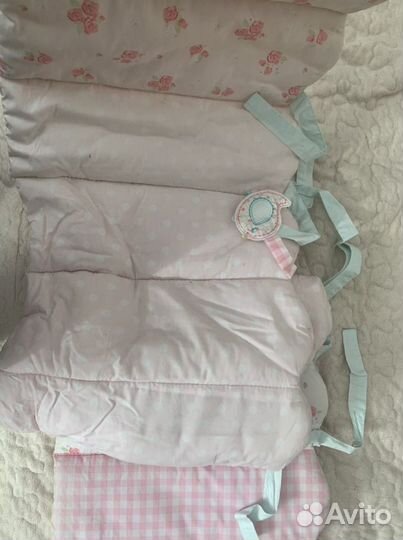 Бортики на кроватку, простыни, плед